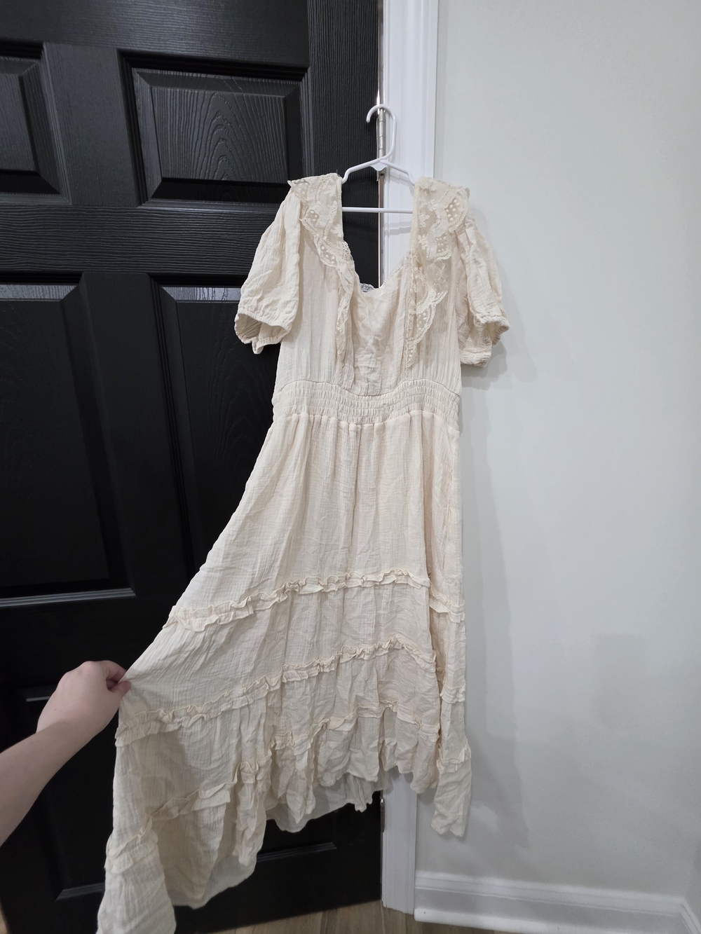 Cream Tiered Maxi Dress with Lace Trim - Unbranded